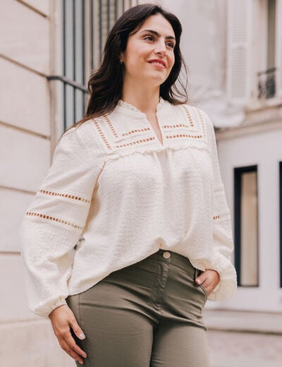 Blouse boh&egrave;me maille cr&ecirc;p&eacute;e ecru femme