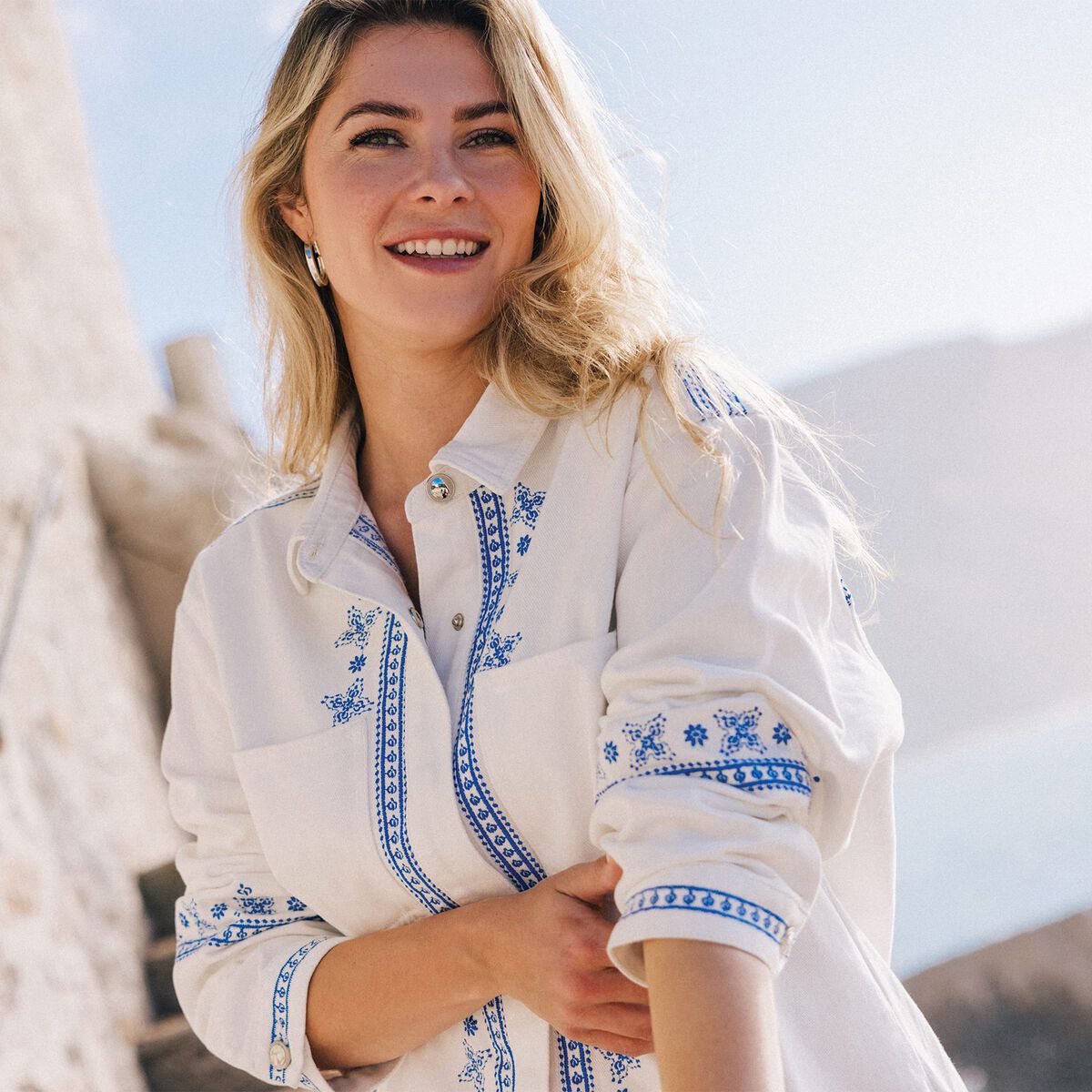 Surchemise brodée en jean blanc femme