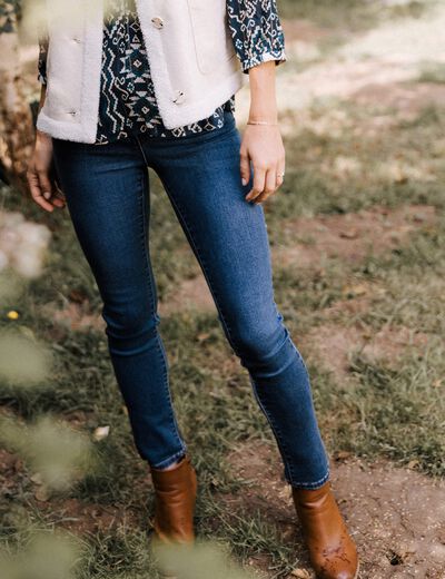 Jean ajusté ceinturé denim stone femme