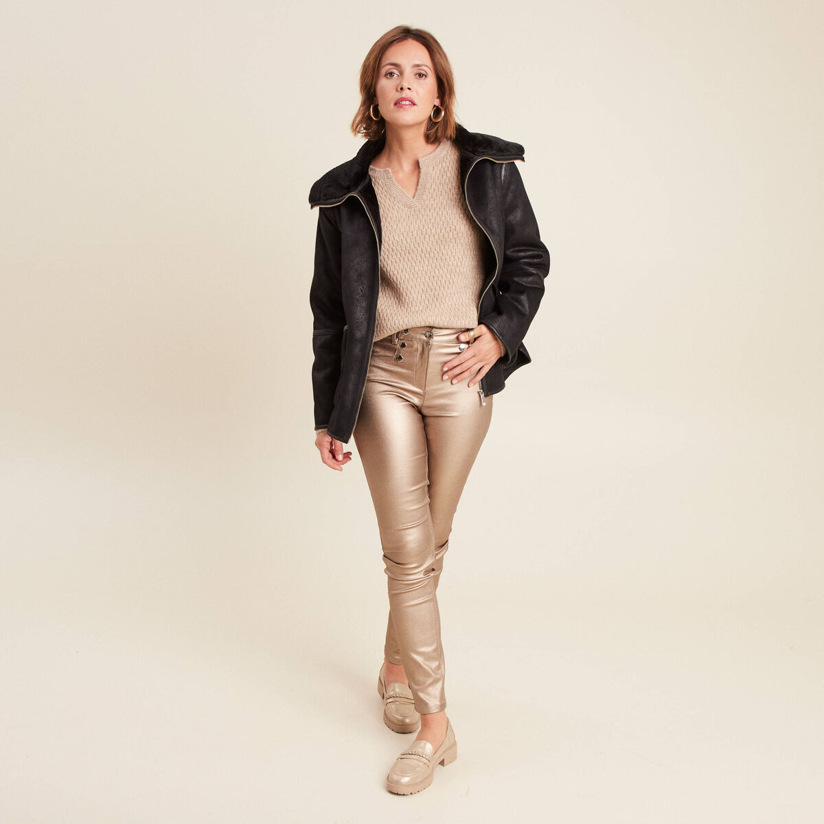 Pantalon ajust&eacute; enduit &agrave; pont taupe femme