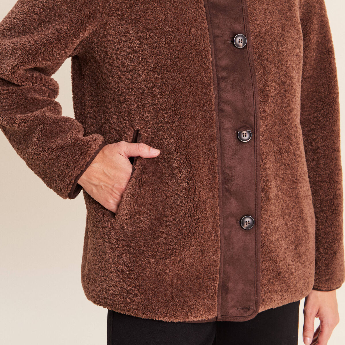 Manteau manches longues col montant marron fonc&eacute; femme