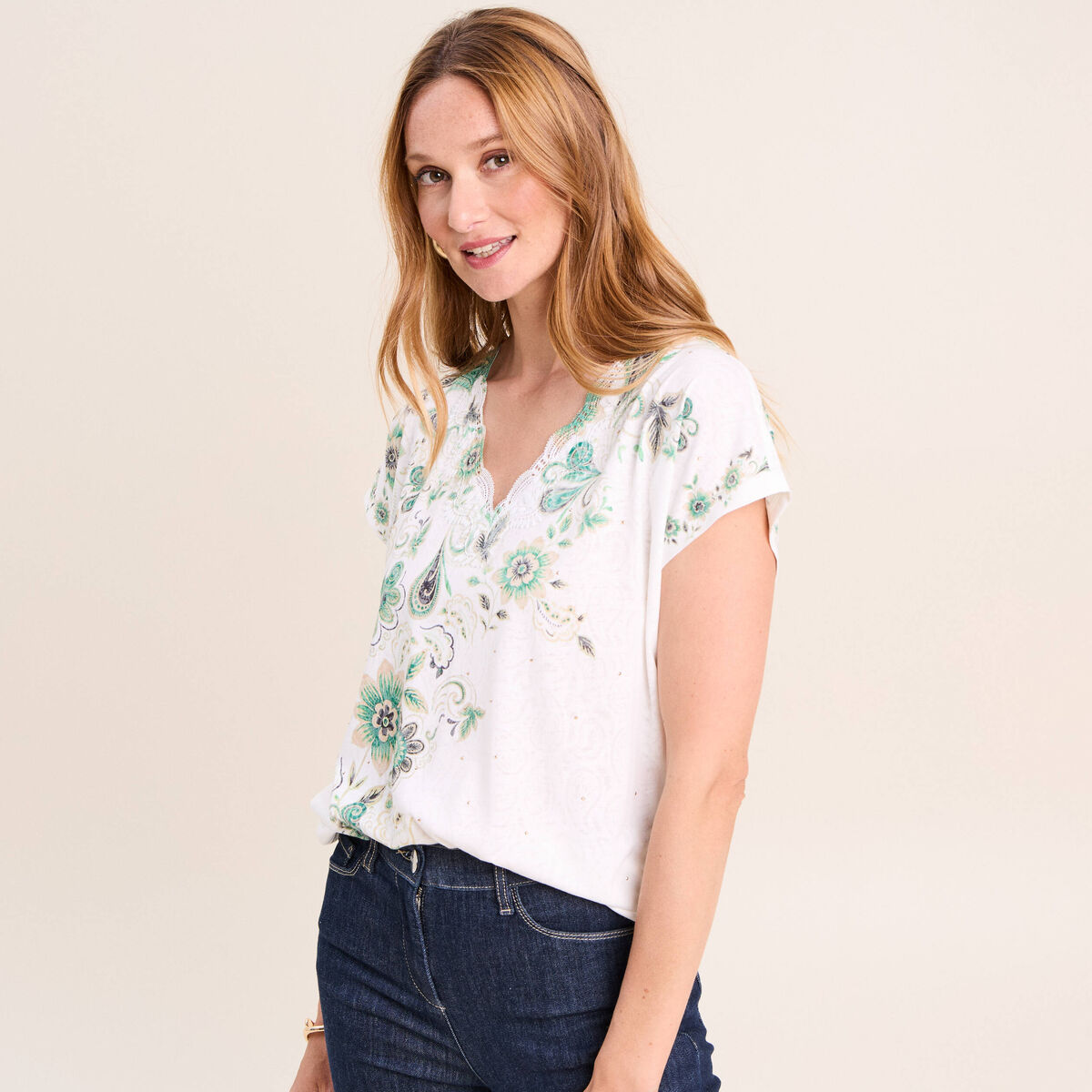 T-shirt col V ecru femme