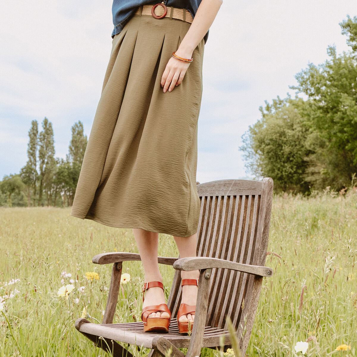 Jupe longue &eacute;vas&eacute;e ceintur&eacute;e vert kaki femme