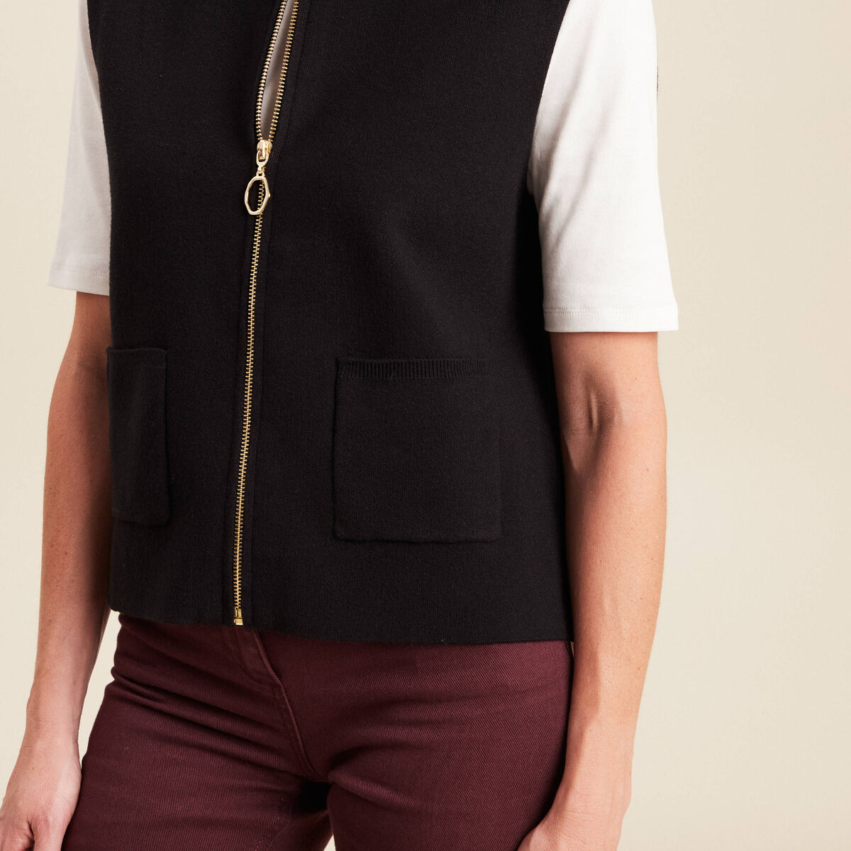 Gilet droit court sans manches noir femme