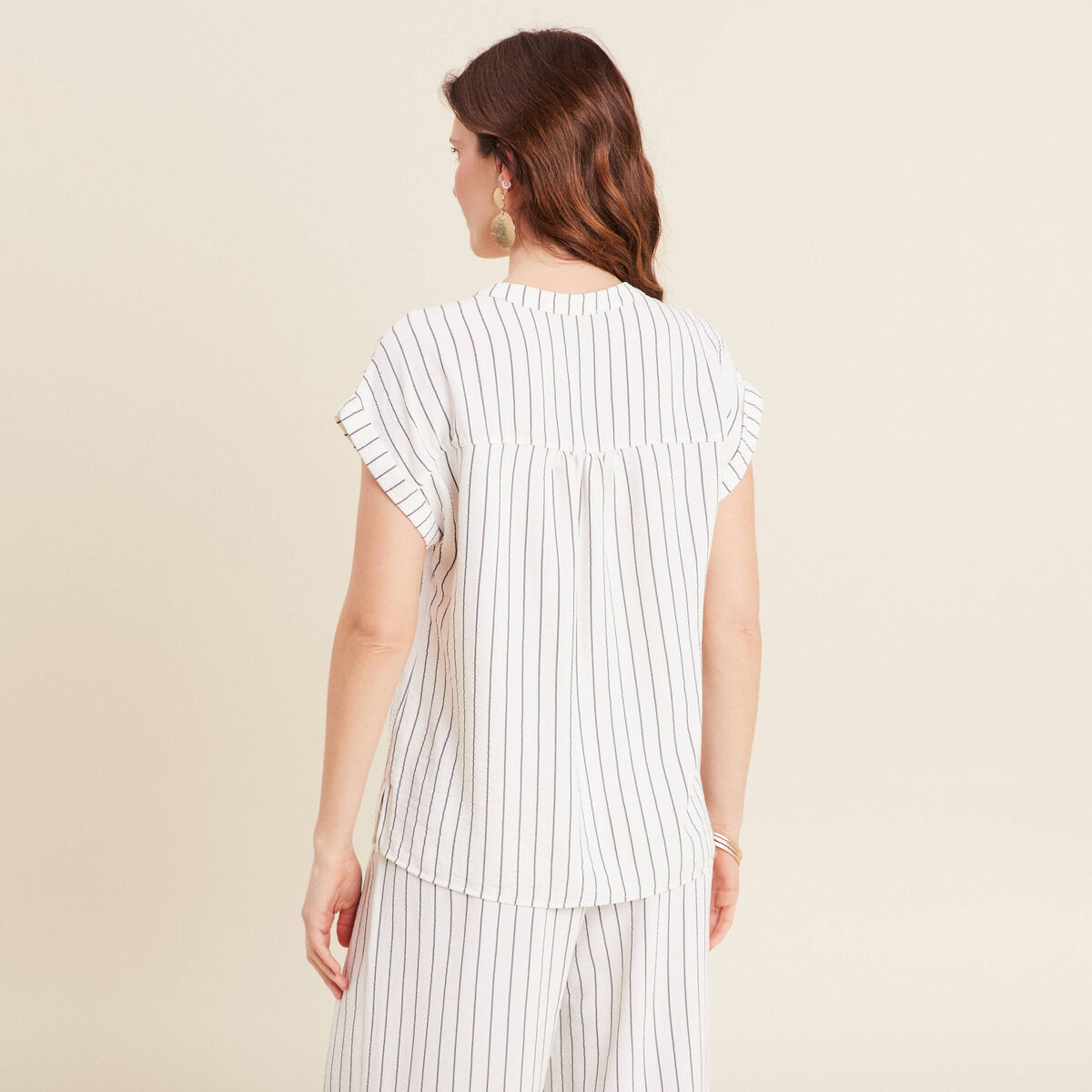Blouse fluide manches courtes gris fonc&eacute; femme