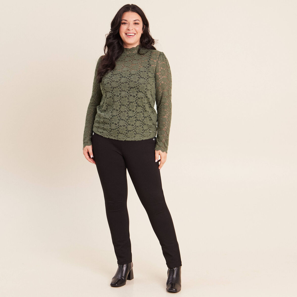 T-shirt cintr&eacute; col montant dentelle vert kaki femme