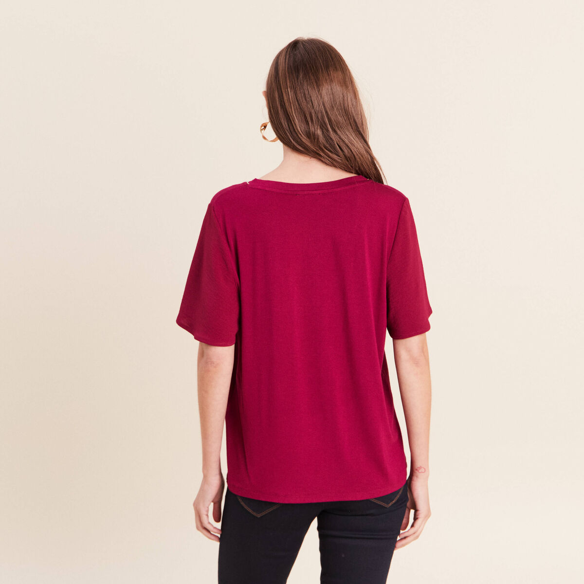 T-shirt bi-mati&egrave;re manches courtes rouge fonc&eacute; femme