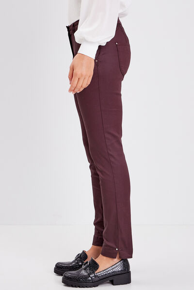 Pantalon ajusté enduit 7/8ème marron foncé femme