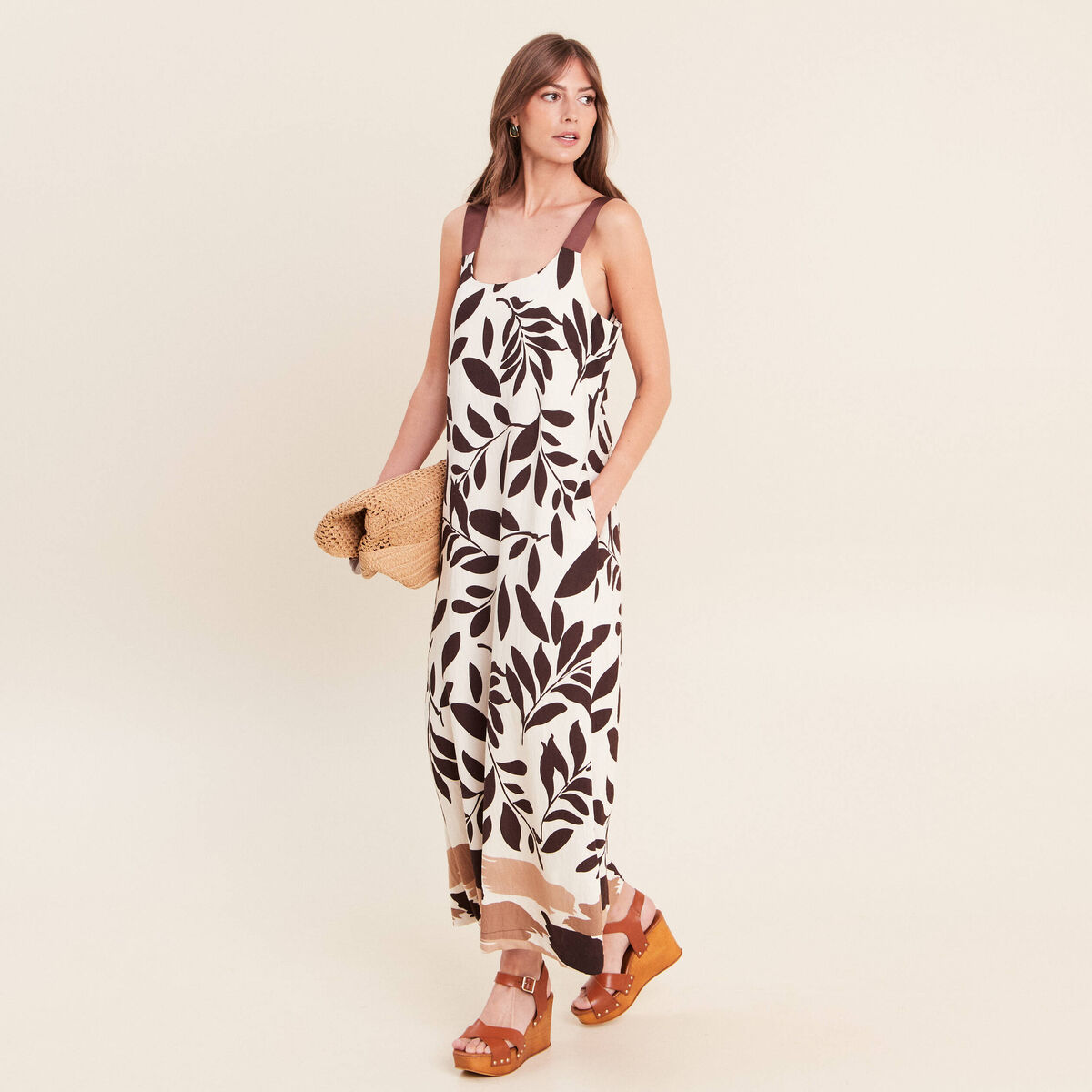Robe longue &eacute;vas&eacute;e col rond &agrave; bretelles noir femme