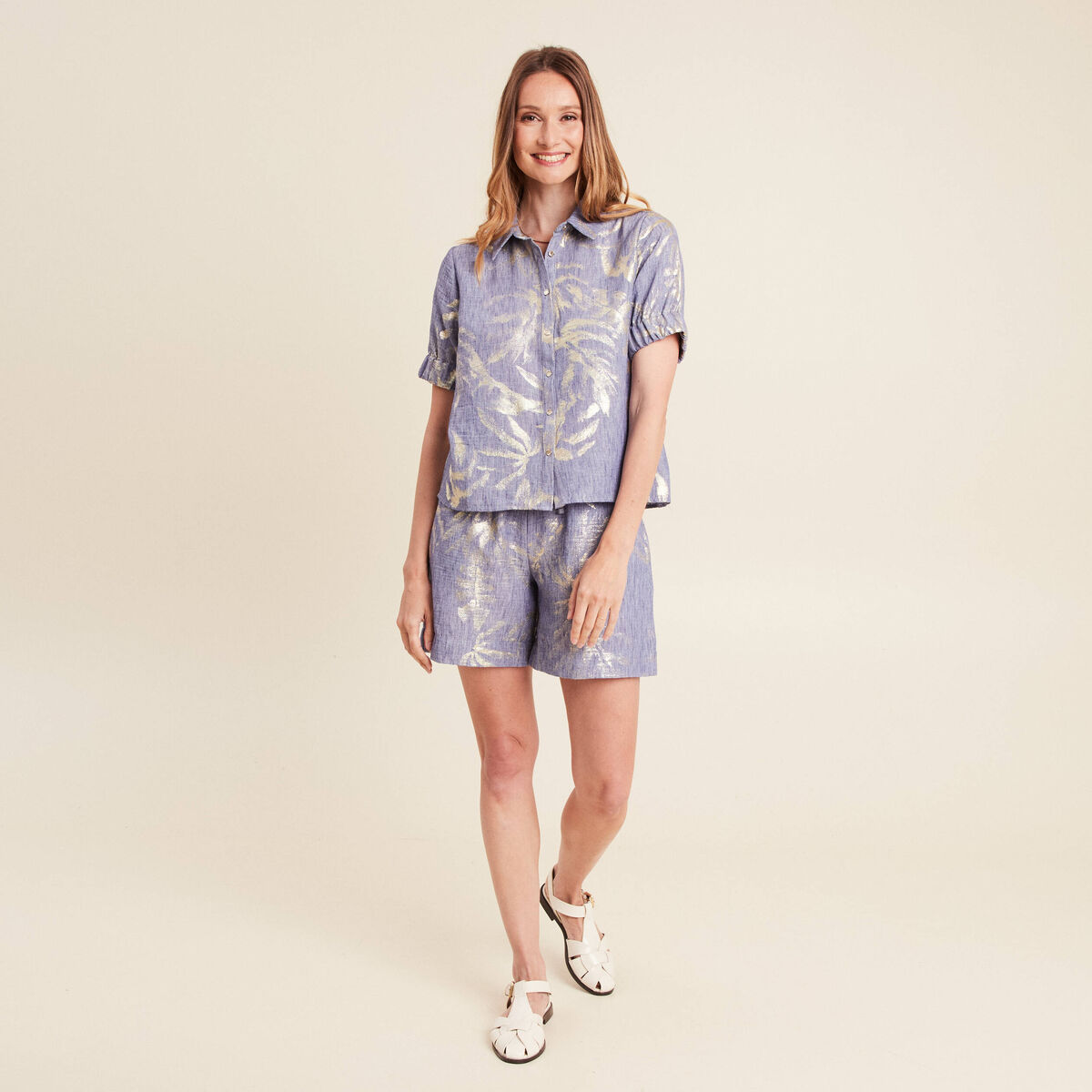 Chemise droite courte manches courtes bleu lavande femme