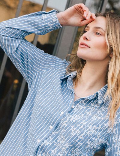 Chemise manches longues brodée bleu clair femme