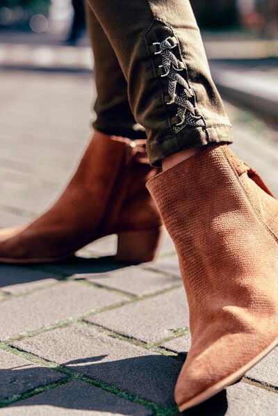 Bottines à talons en cuir camel femme