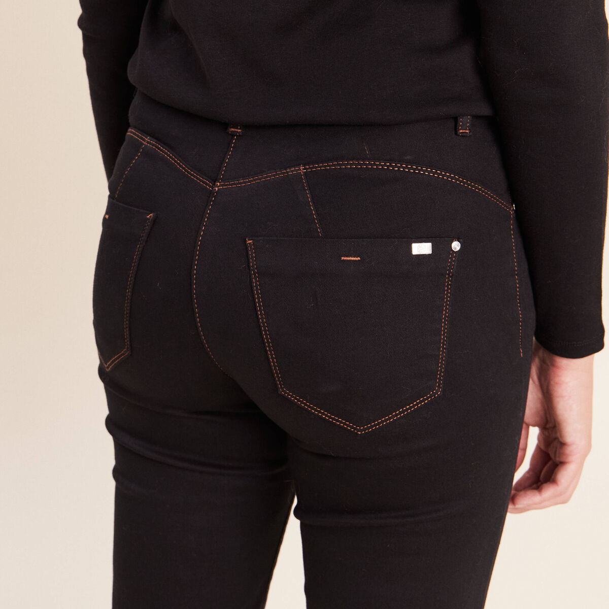 Jean magique L'Unique coupe bootcut denim noir femme