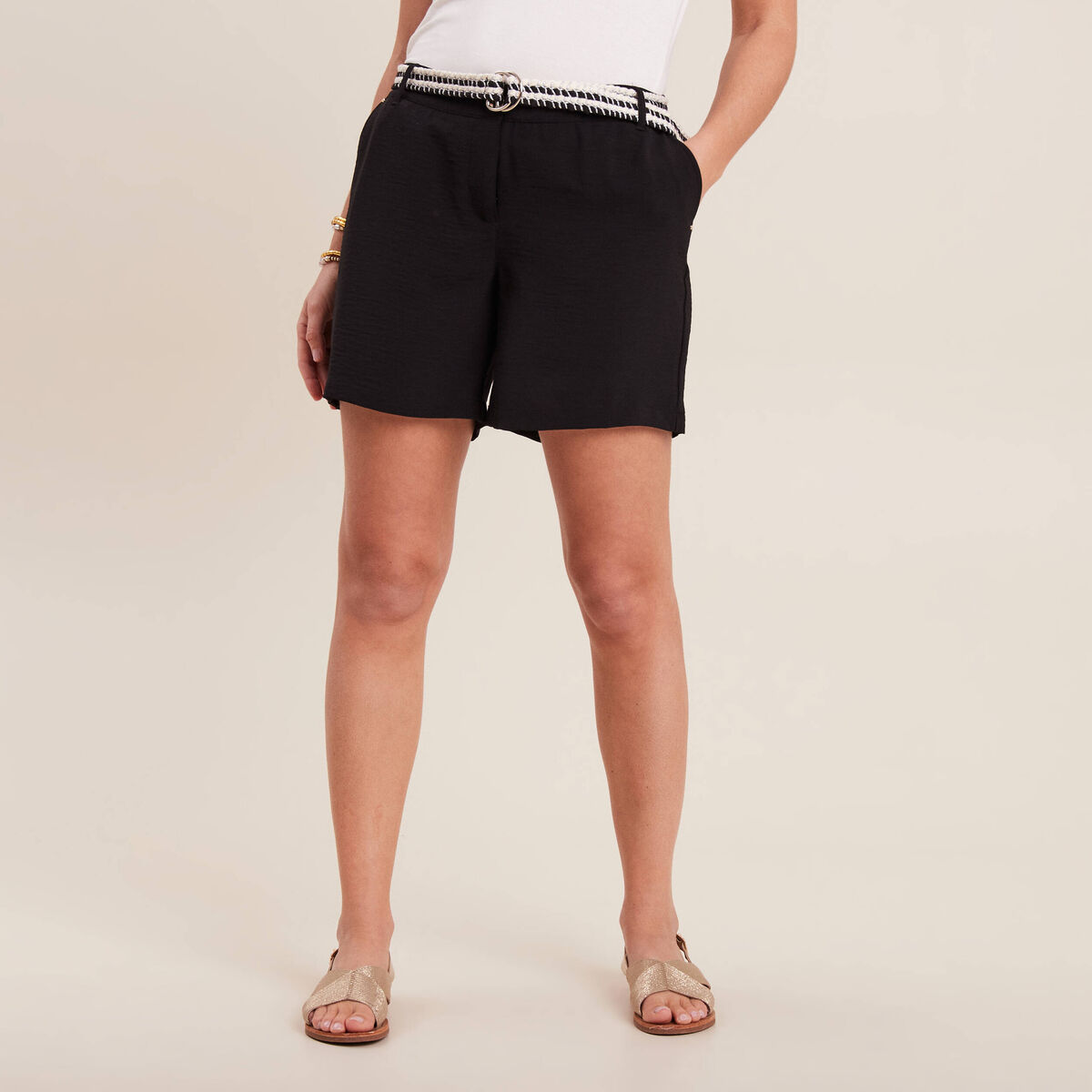 Short fluide taille basse noir femme
