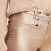 Pantalon ajust&eacute; enduit &agrave; pont taupe femme
