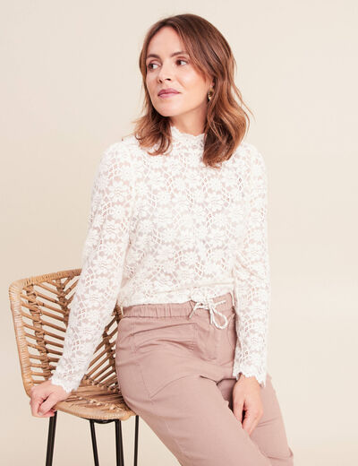 T-shirt cintr&eacute; col montant dentelle ecru femme