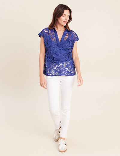 Blouse manches courtes aspect dentelle bleu fonc&eacute; femme