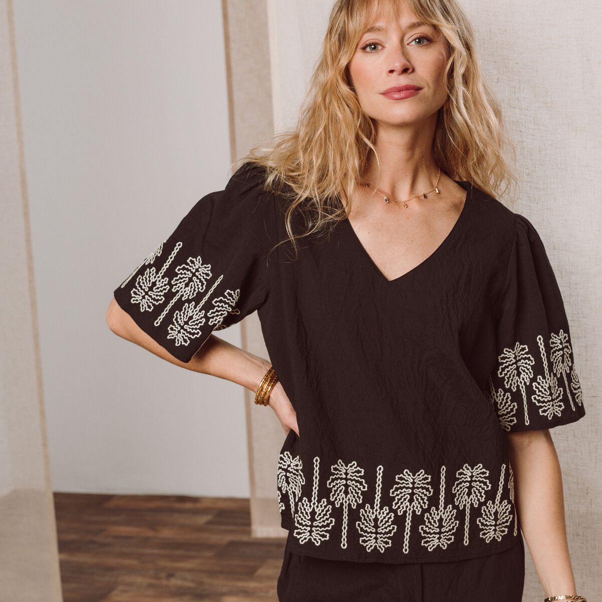 Blouse droite courte manches coudes noir femme