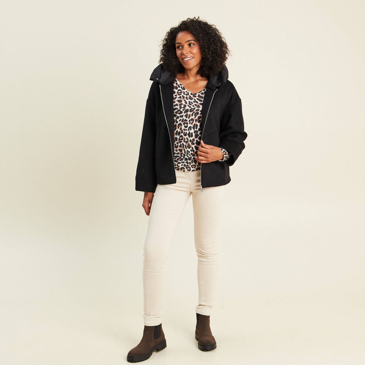 Manteau ample court &agrave; capuche noir femme
