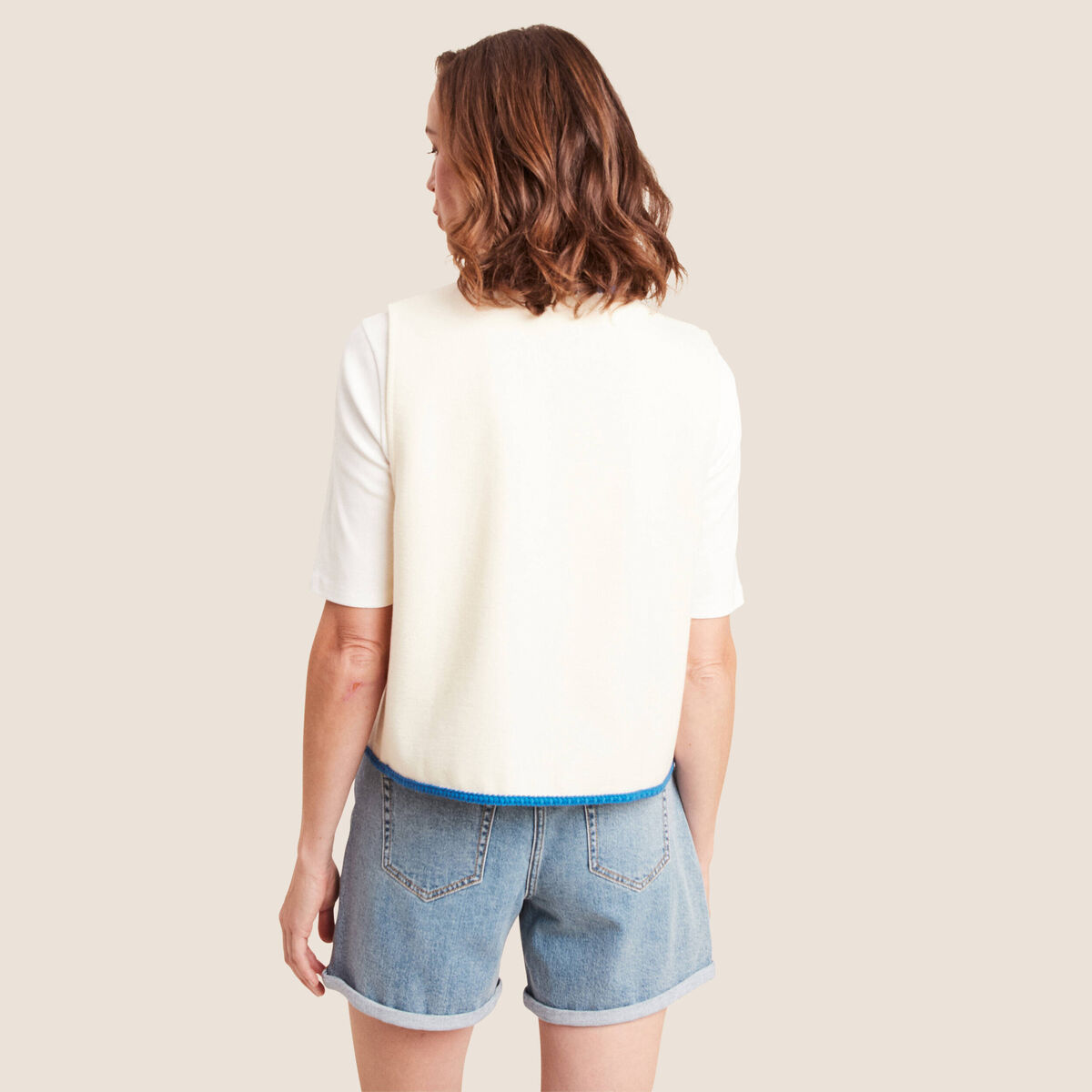 Gilet sans manches brodé tressé ecru femme