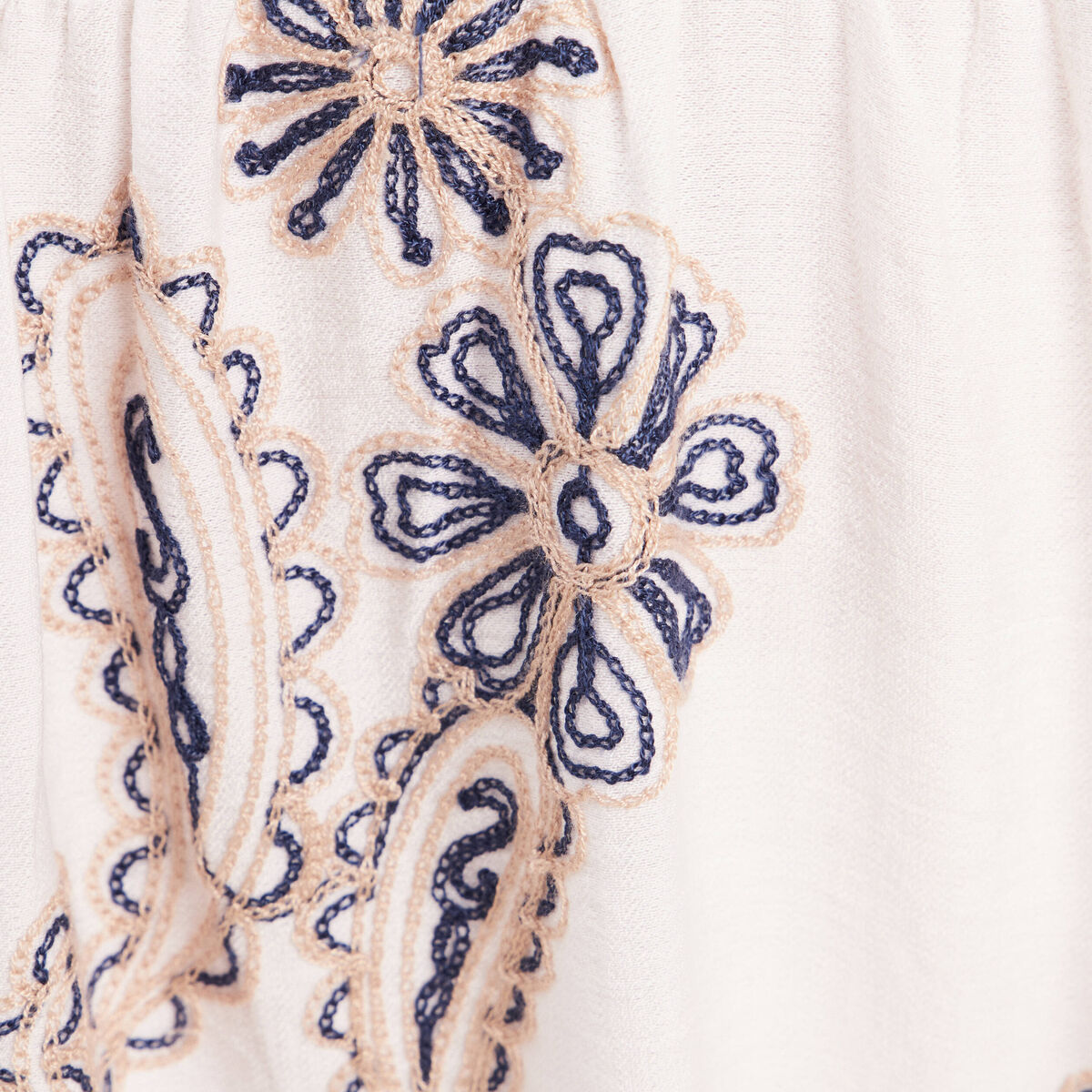 Robe courte &eacute;vas&eacute;e col tunisien brod&eacute;e bleu femme