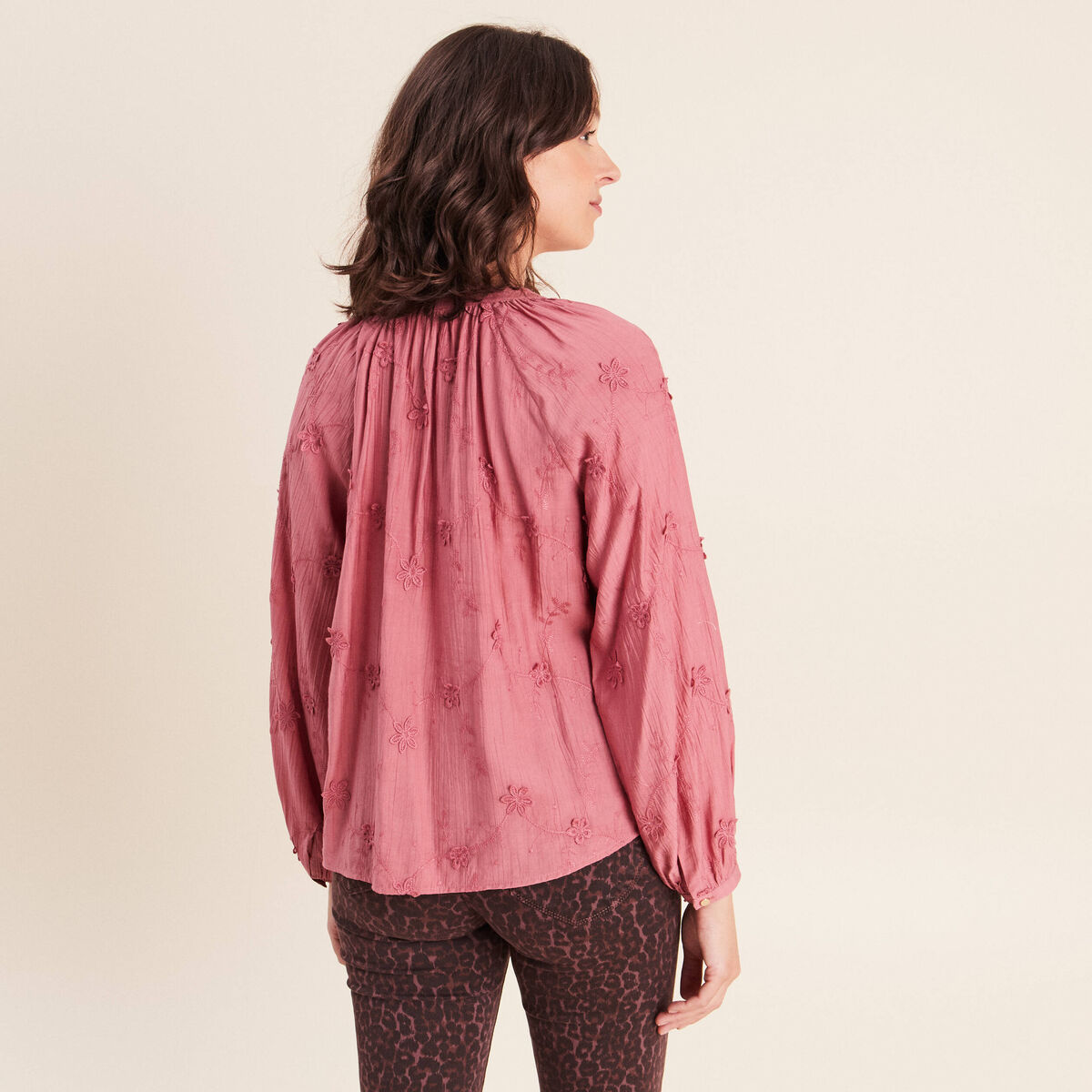 Blouse ample manches longues brod&eacute;e mauve femme