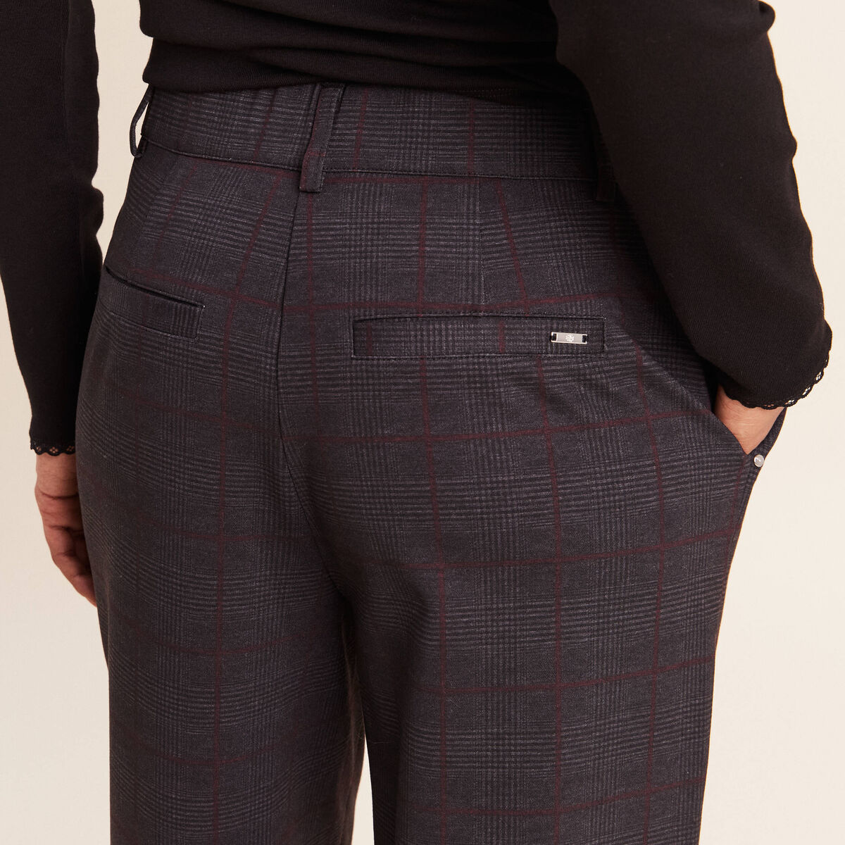 Pantalon gris fonc&eacute; femme