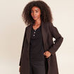 Manteau ajust&eacute; capuche amovible marron fonc&eacute; femme