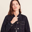 Veste cintr&eacute;e courte en jean denim brut femme