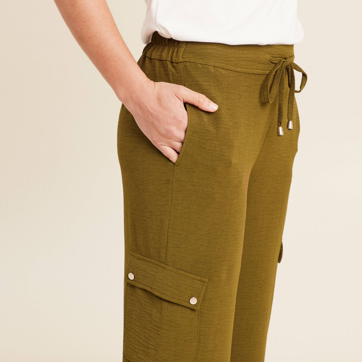 Pantalon cargo lien à nouer vert olive femme
