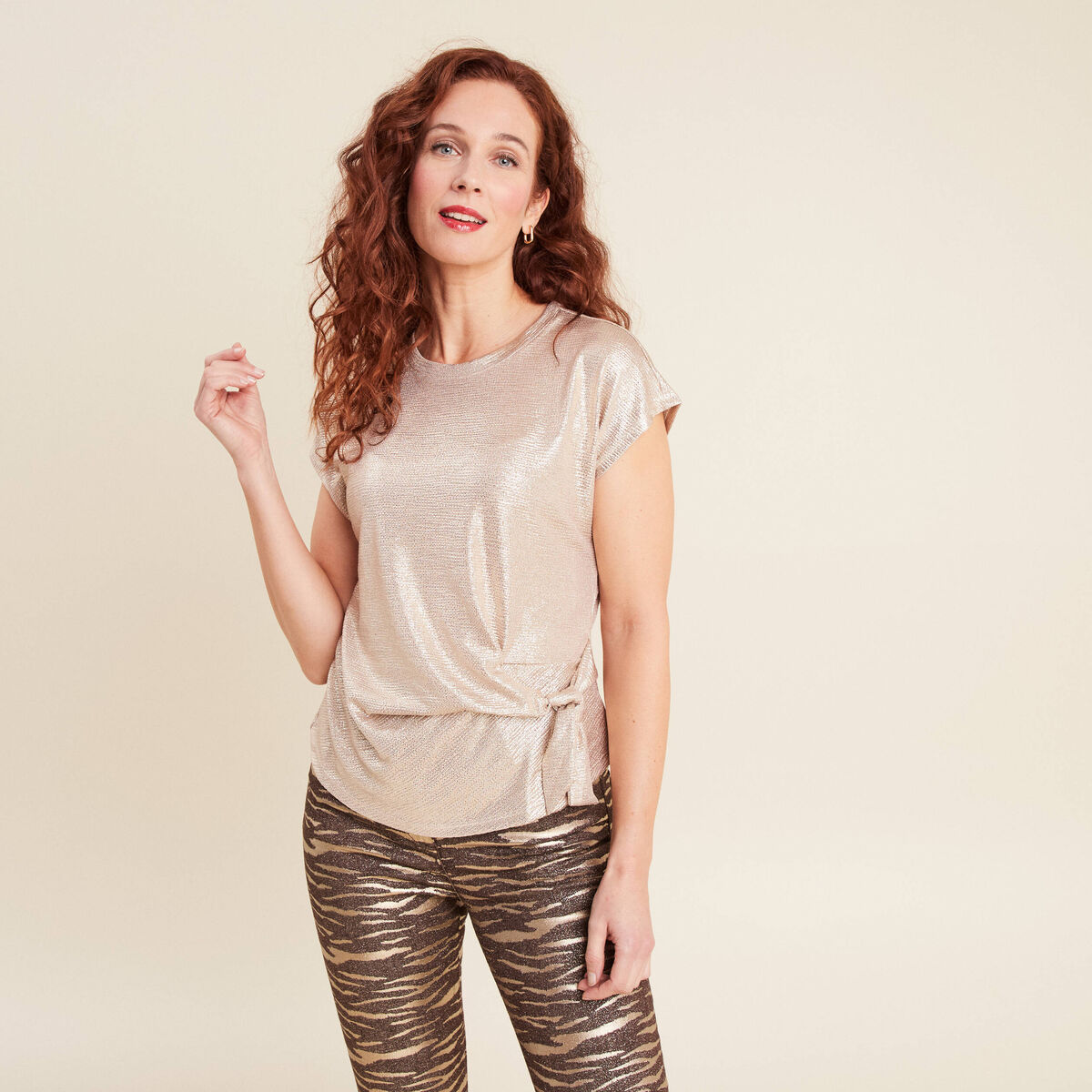 T-shirt manches courtes nou&eacute; couleur or femme