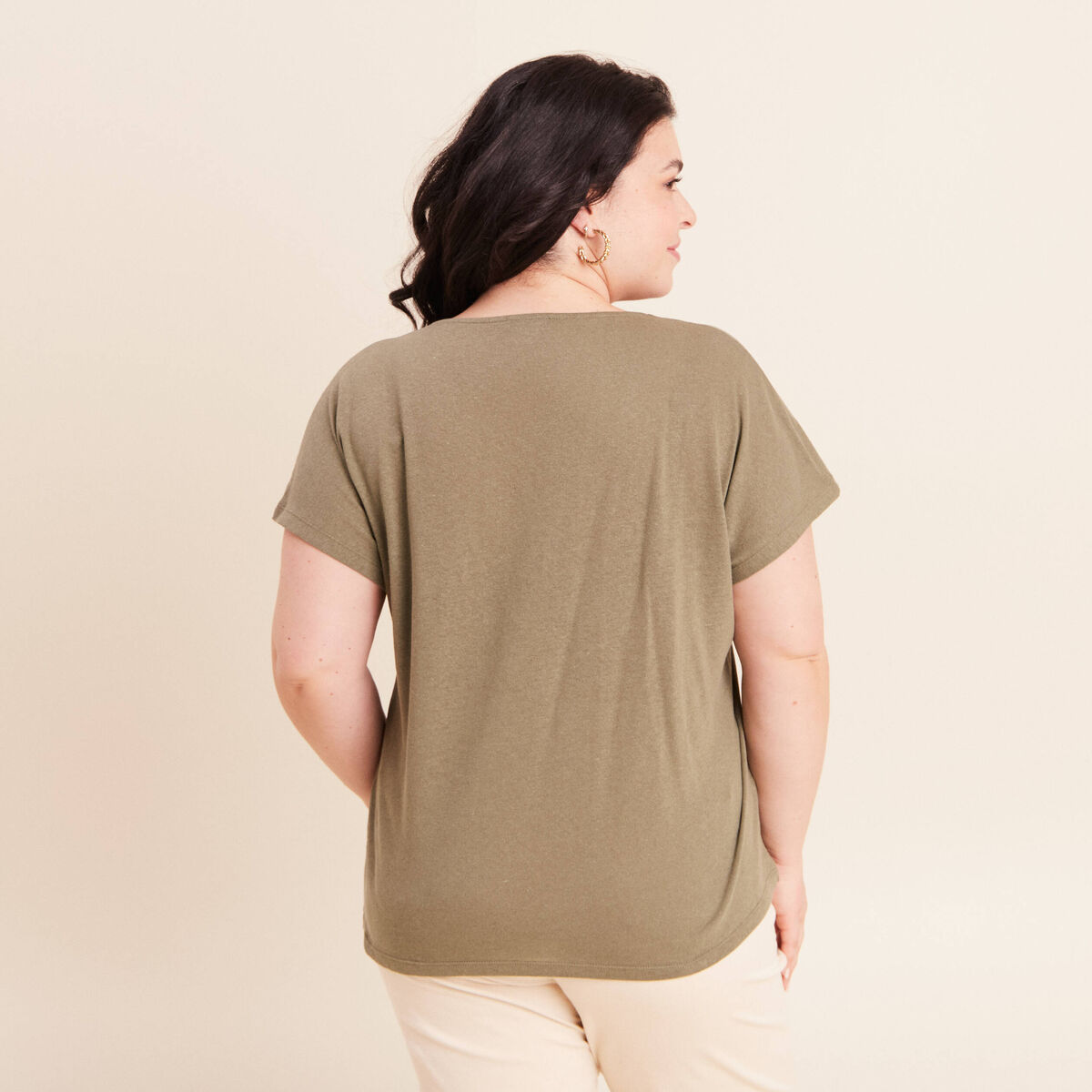 T-shirt col v manches courtes aspect lin vert kaki femme