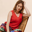 D&eacute;bardeur tricot sans manches rouge femme