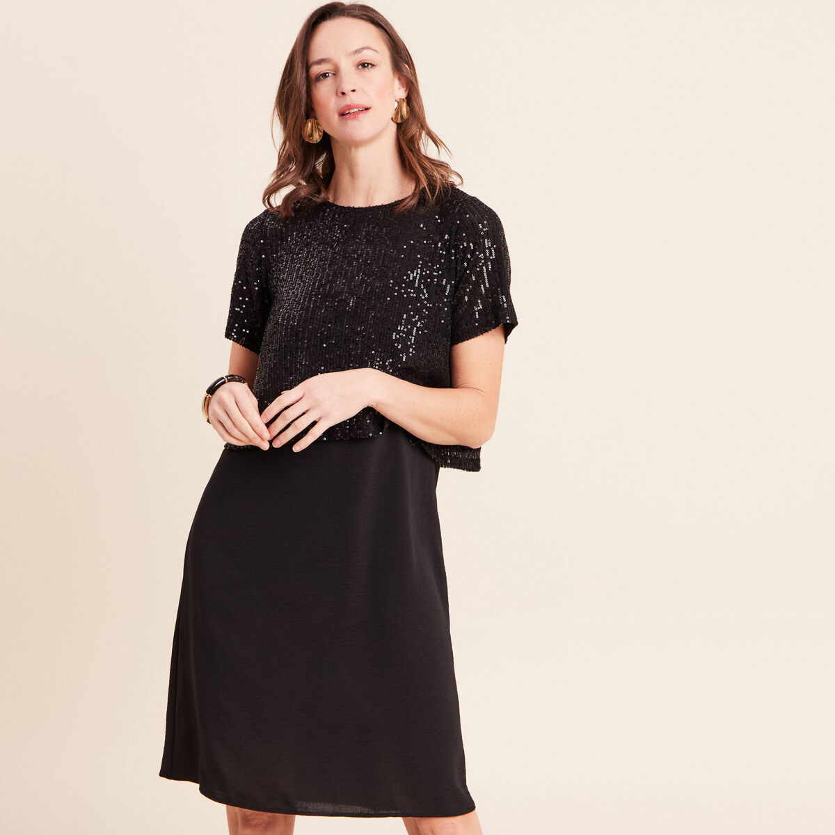 Robe courte &eacute;vas&eacute;e col rond 2 en 1 noir femme