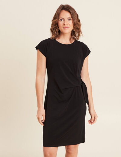 Robe cintrée courte col rond noir femme