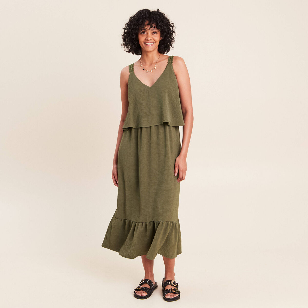 Robe fluide &eacute;vas&eacute;e &agrave; fines bretelles vert kaki femme