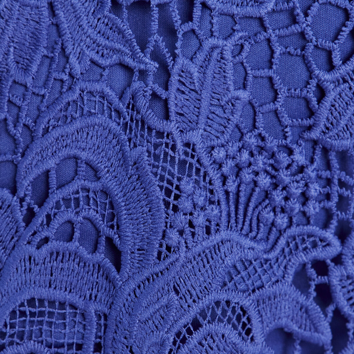 Blouse manches courtes aspect dentelle bleu fonc&eacute; femme