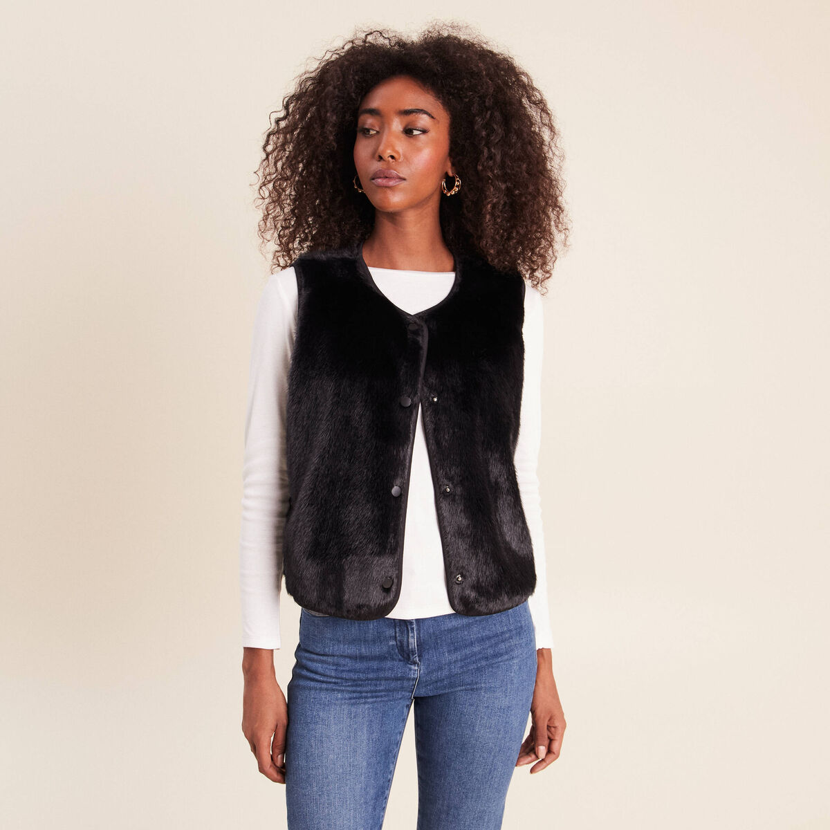 Gilet droit sans manches fausse fourrure noir femme