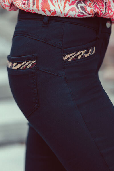 Pantalon ajusté enduit noir femme