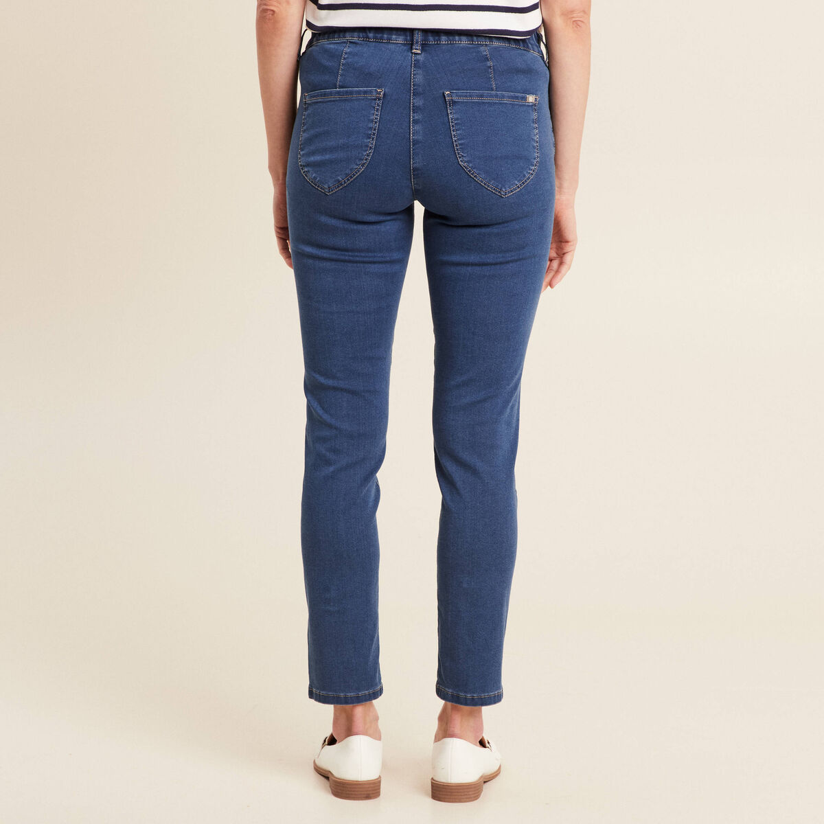 Jean ajusté 7/8ème à pont denim double stone femme