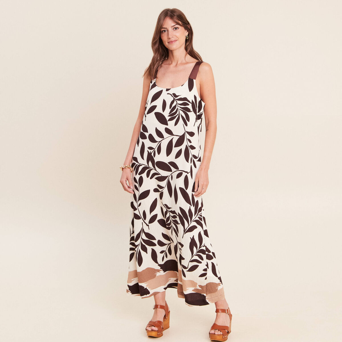 Robe longue &eacute;vas&eacute;e col rond &agrave; bretelles noir femme
