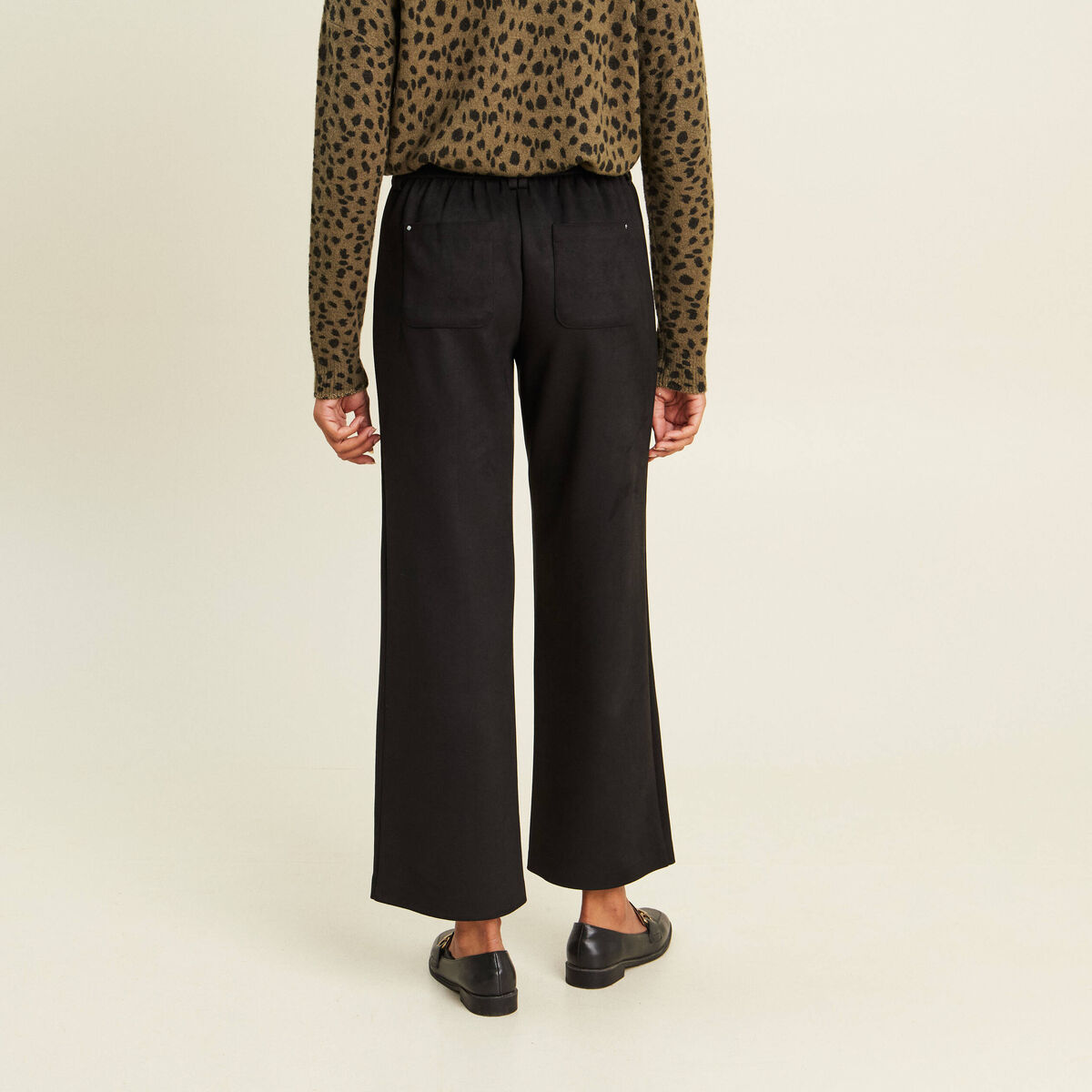 Pantalon aspect daim noir femme