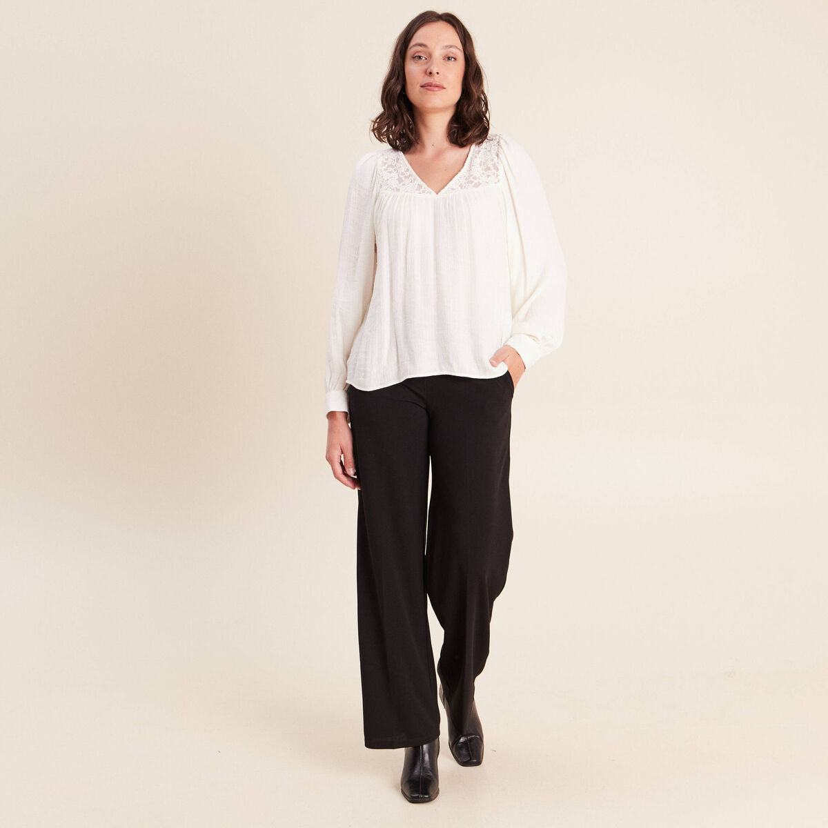 Chemise ample col v manches longues ecru femme