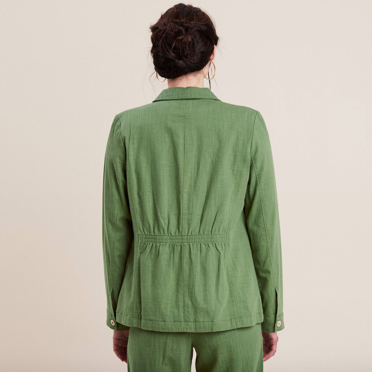 Veste droite boutonn&eacute;e vert femme