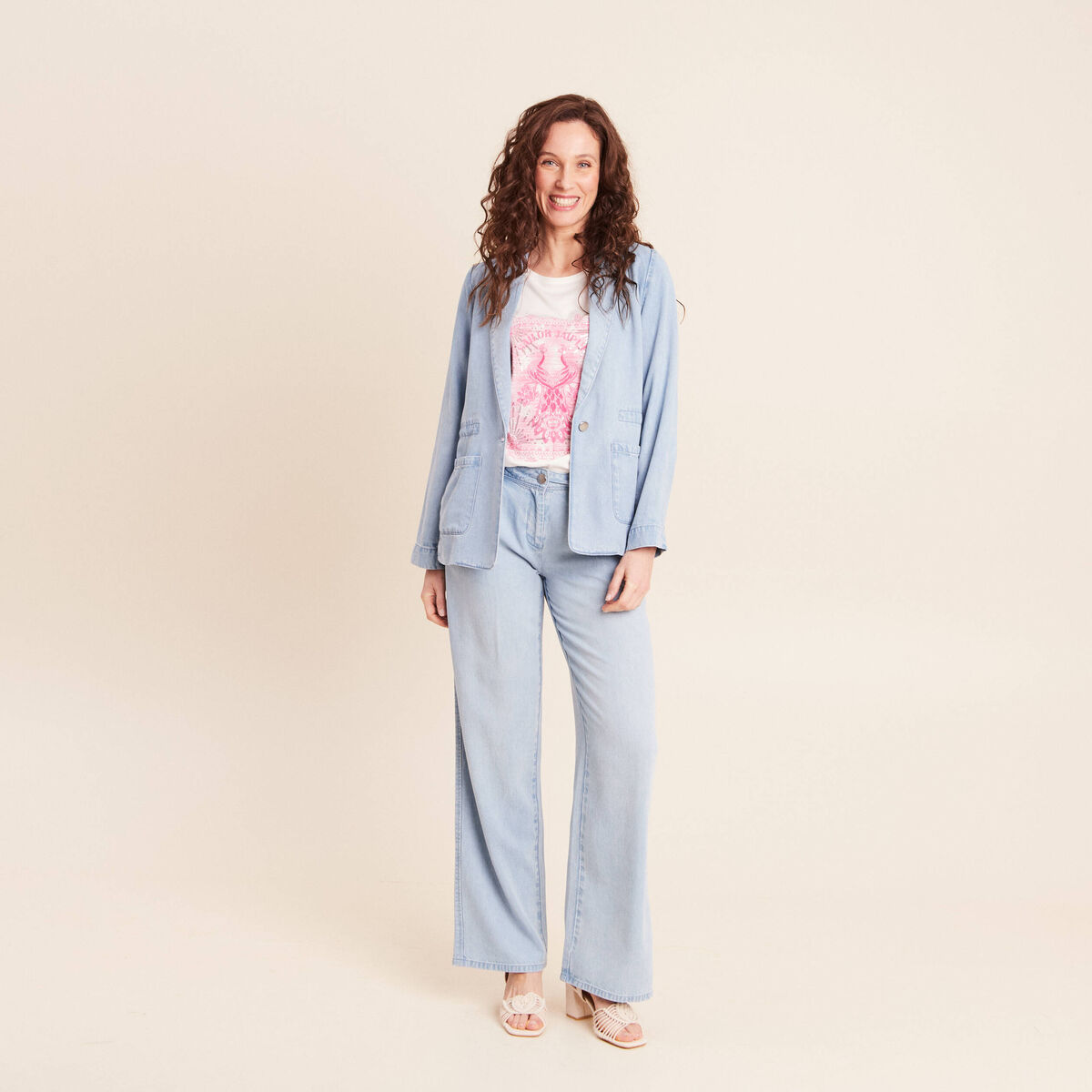 T-shirt col rond manches courtes brod&eacute; ecru femme