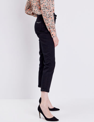Jean droit détails bijoux noir femme