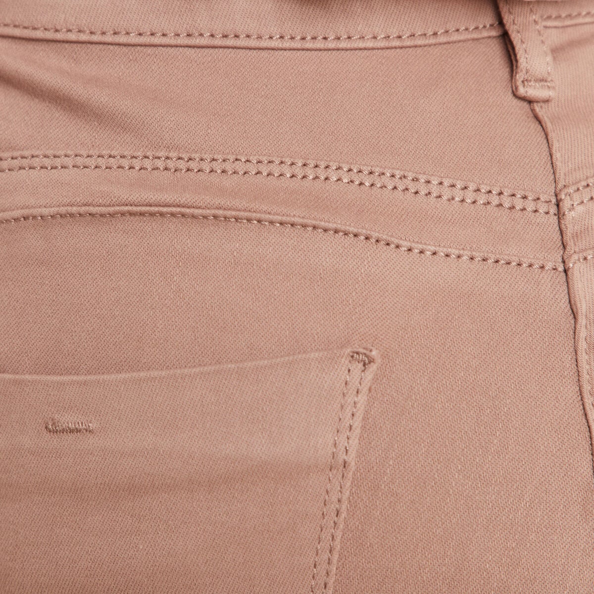 Jean magique L'Unique coupe ajust&eacute;e taupe femme