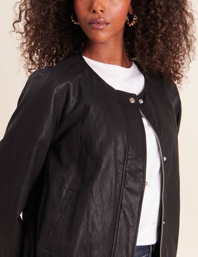 Blouson capuche bas resserr&eacute; similicuir noir femme