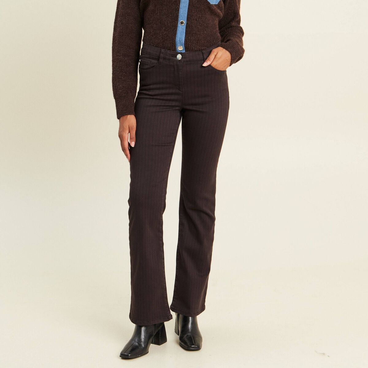 Pantalon magique L'Unique coupe bootcut marron fonc&eacute; femme