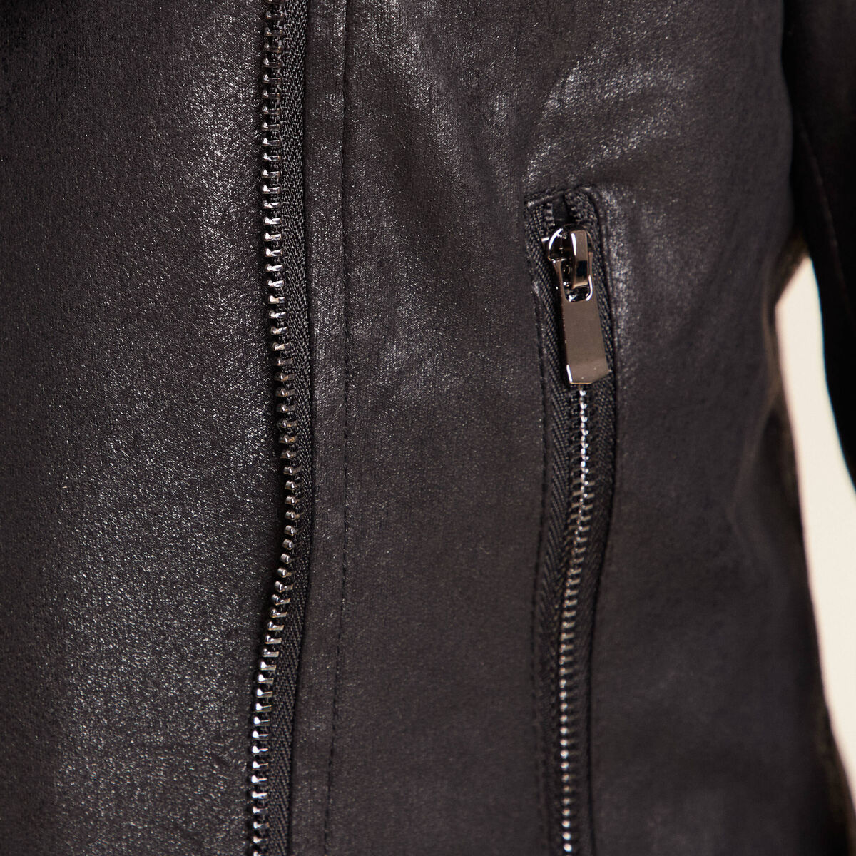 Veste esprit motard zippée noir femme